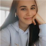 Diplômée en 2018, je suis professeur des écoles ou j’enseigne toutes les matières. Je suis bilingue en anglais et diplômée d’une licence de mathématiques appliquées